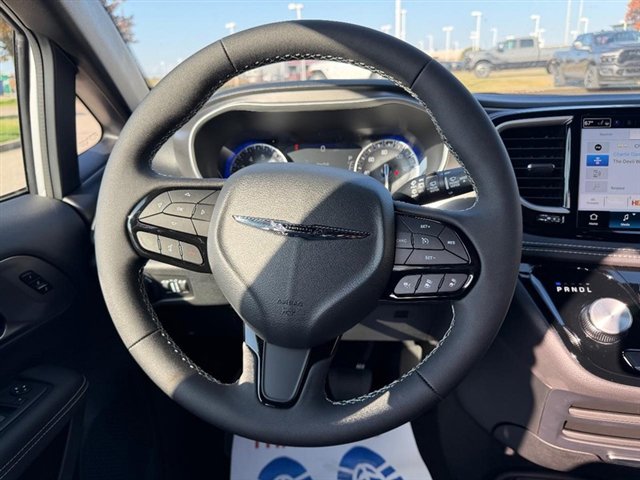 New 2026 Chrysler Pacifica Select w/ S Appearance Package image 13