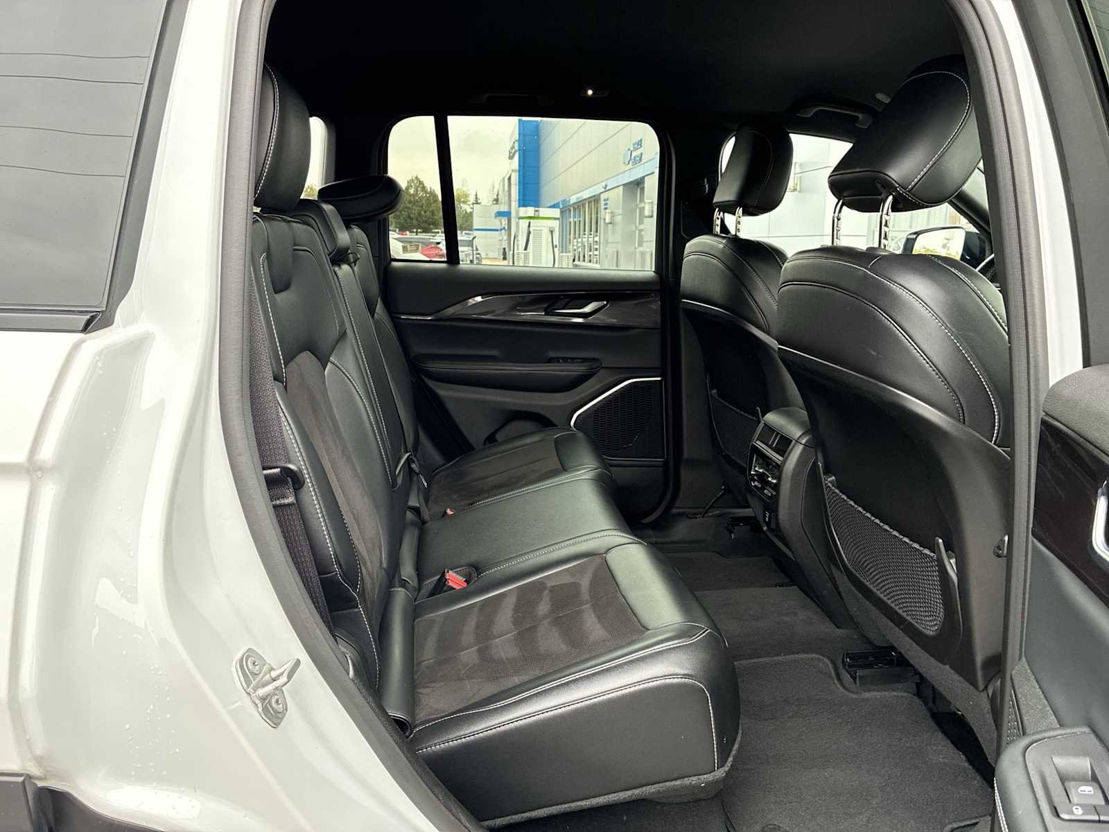 Used 2022 Jeep Grand Cherokee Altitude image 26