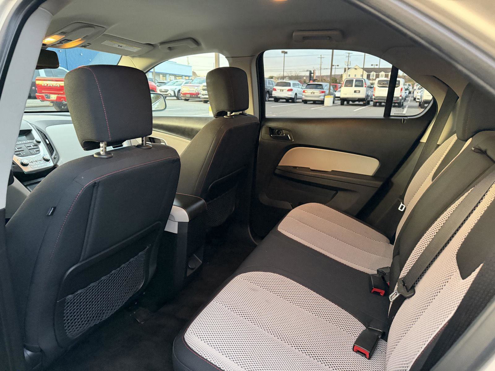 Used 2011 Chevrolet Equinox LT w/ Driver Convenience Package image 28