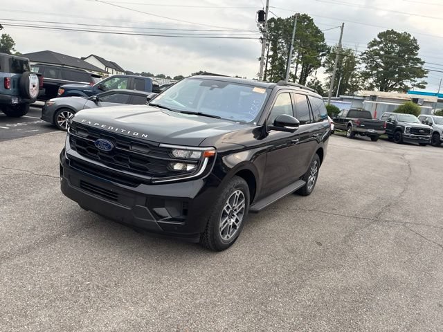 Used 2025 Ford Expedition Active AWD/4WD image 8