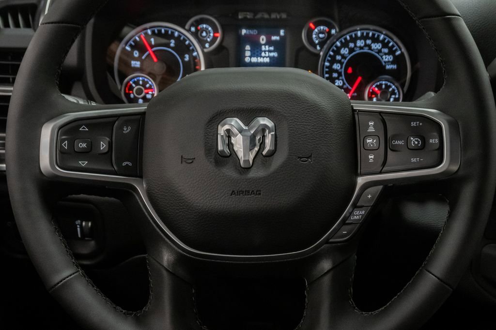 New 2026 RAM 3500 Big Horn AWD/4WD image 17