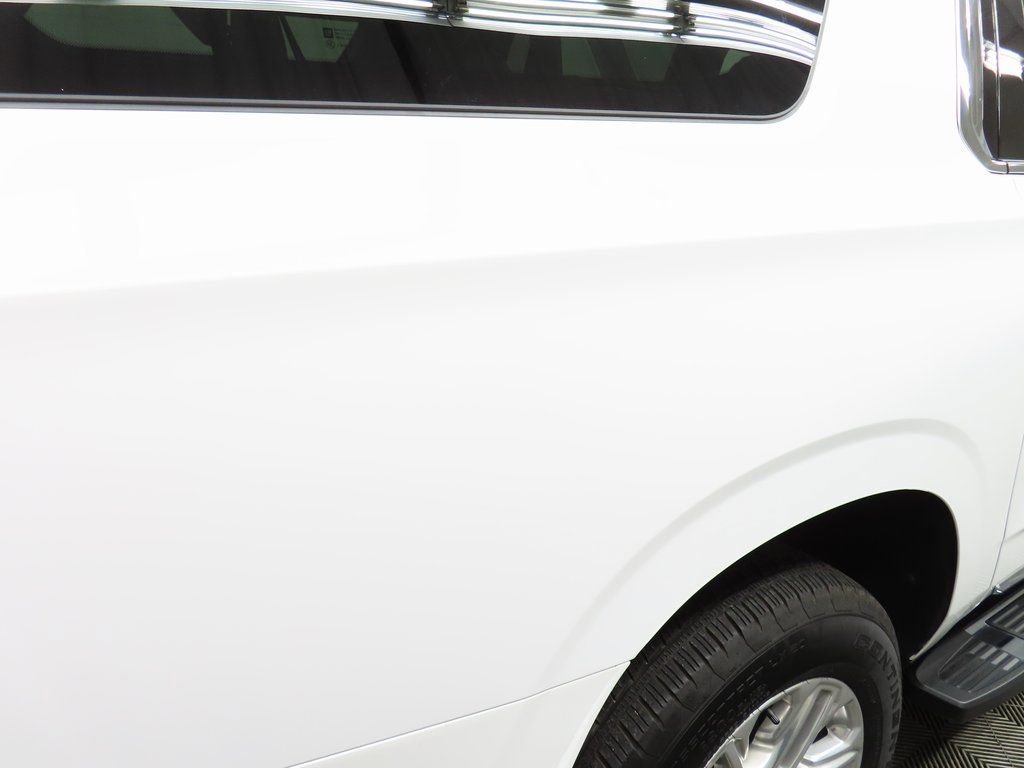 Used 2024 GMC Yukon XL SLT w/ SLT Premium Package image 33