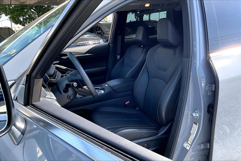 Used 2026 INFINITI QX60 Luxe w/ Cargo Package FWD image 34
