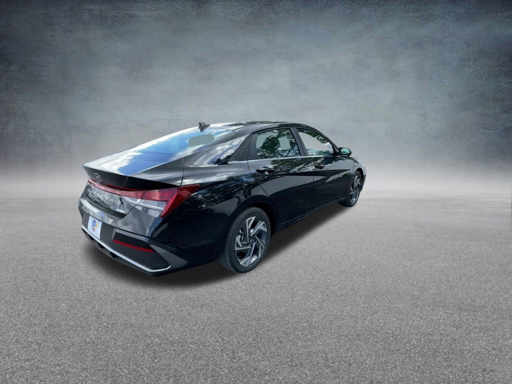 New 2025 Hyundai Elantra Limited image 21