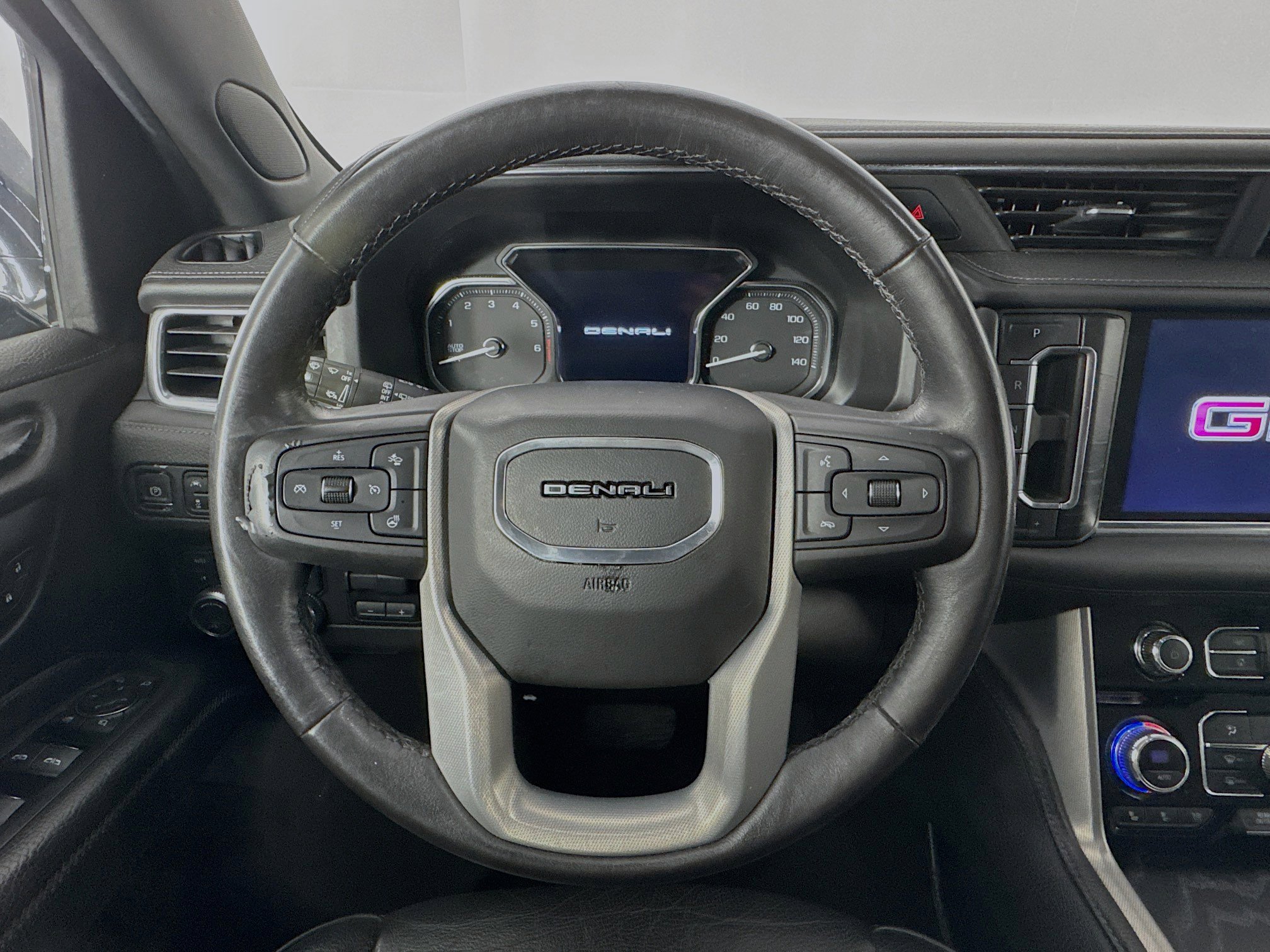 Used 2021 GMC Yukon Denali w/ Denali Ultimate Package image 11