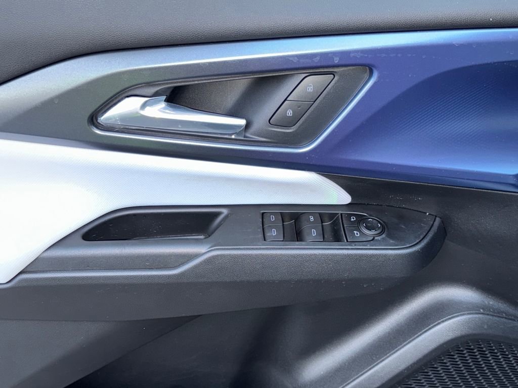 New 2026 Chevrolet Equinox EV LT image 11