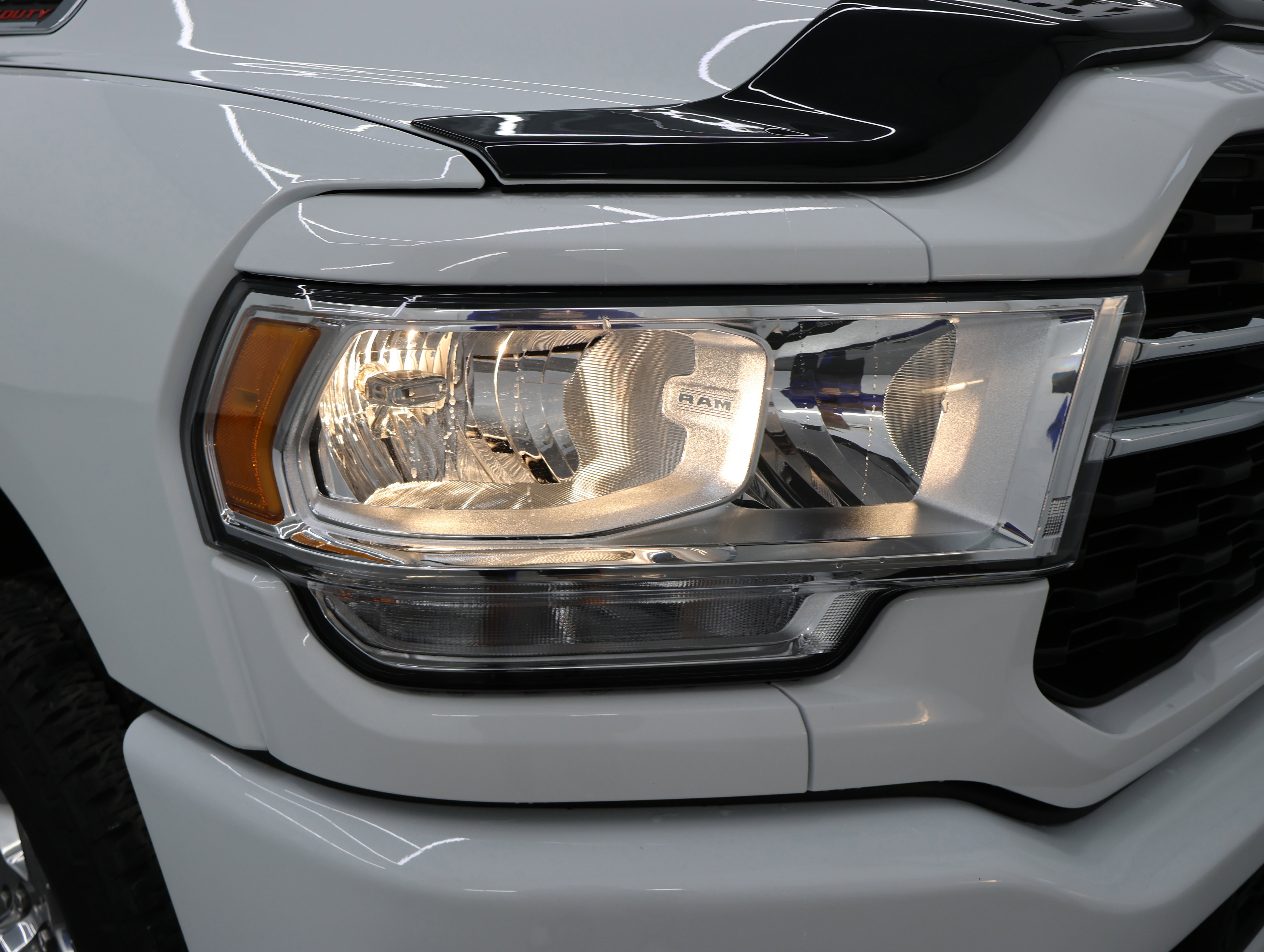 Used 2024 RAM 2500 Big Horn w/ Sport Appearance Package image 22