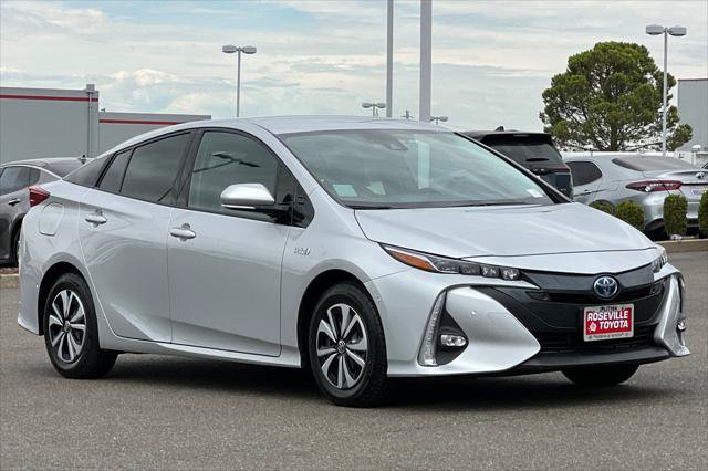 Certified 2017 Toyota Prius Prime Advanced w/ Carpet Mat Package FWD image 5