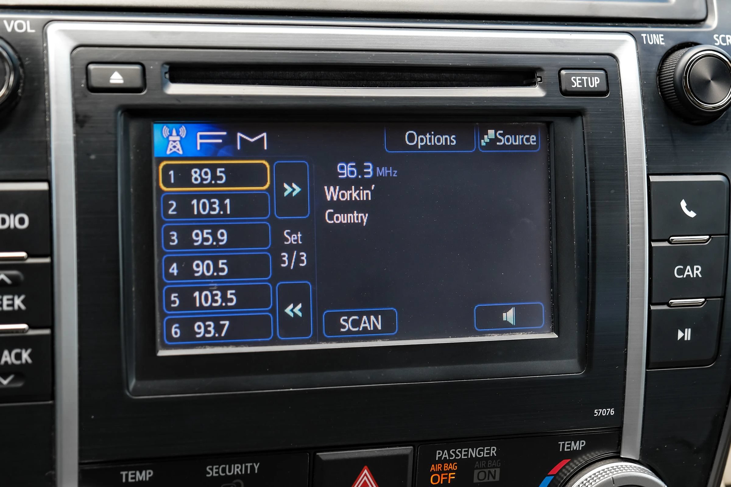 Used 2013 Toyota Camry XLE FWD image 32