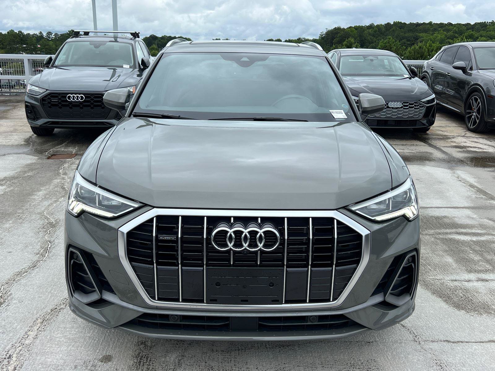 Used 2024 Audi Q3 2.0T Premium Plus w/ Premium Plus Package AWD/4WD image 2