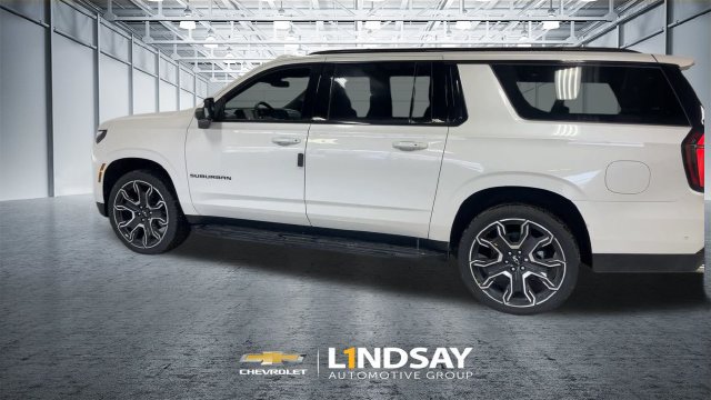 Used 2025 Chevrolet Suburban RST w/ RST Capability Package AWD/4WD image 7