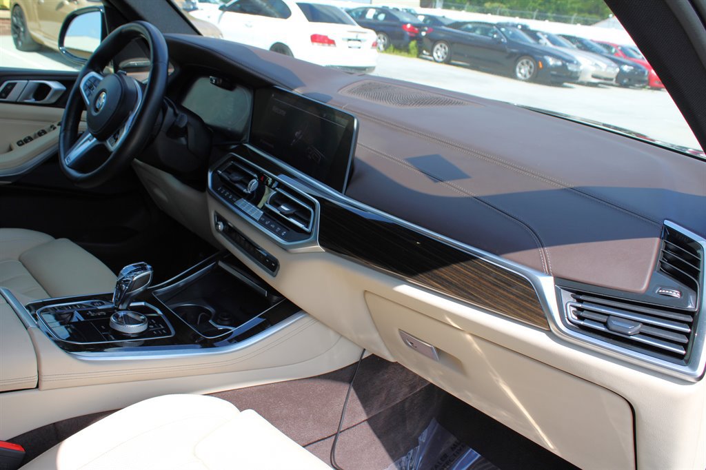 Used 2019 BMW X5 xDrive50i w/ M Sport Package AWD/4WD image 17