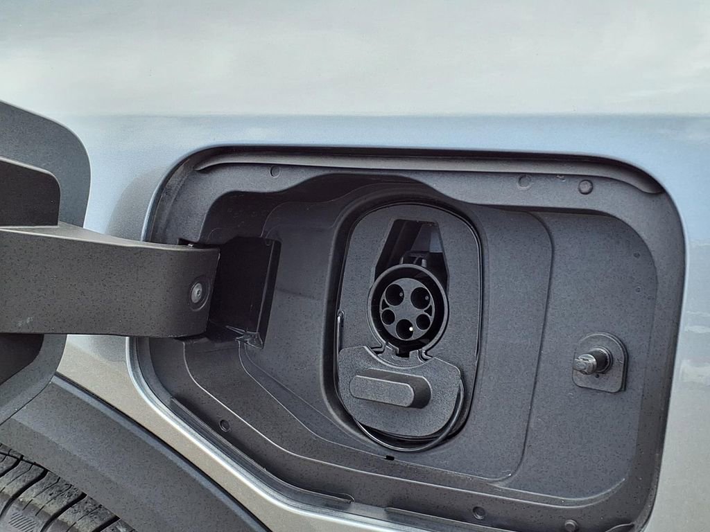 Used 2025 Chevrolet Equinox EV LT w/ Comfort Package AWD/4WD image 19