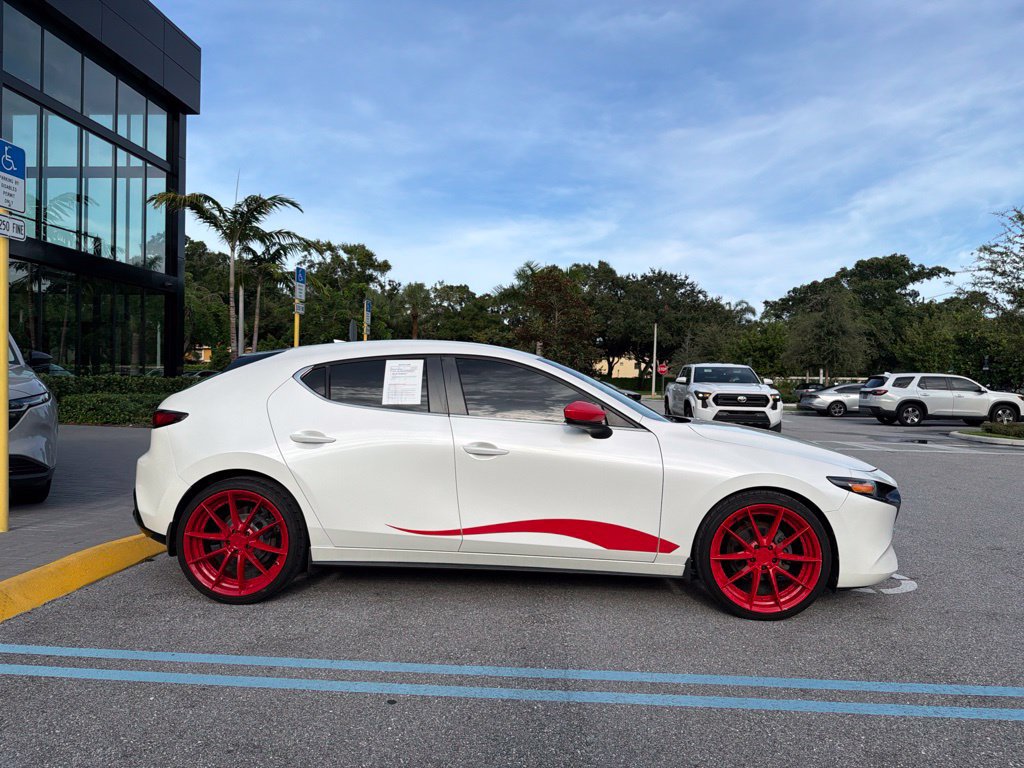 Used 2019 MAZDA MAZDA3 Hatchback w/ Preferred Package FWD image 6
