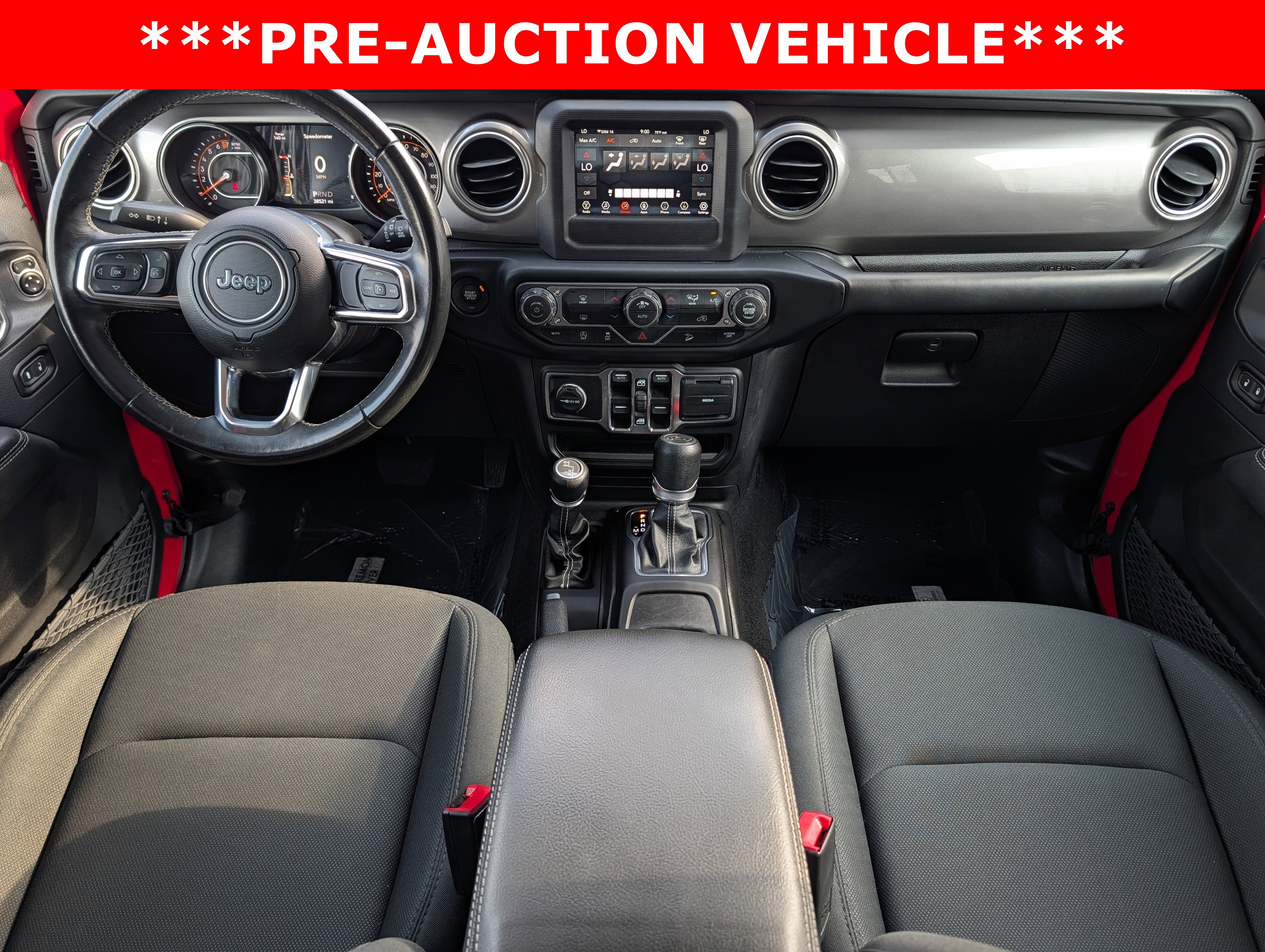 Used 2019 Jeep Wrangler Unlimited Sahara AWD/4WD image 15