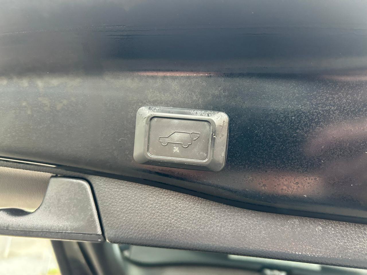 Used 2019 Toyota RAV4 Limited AWD/4WD image 16