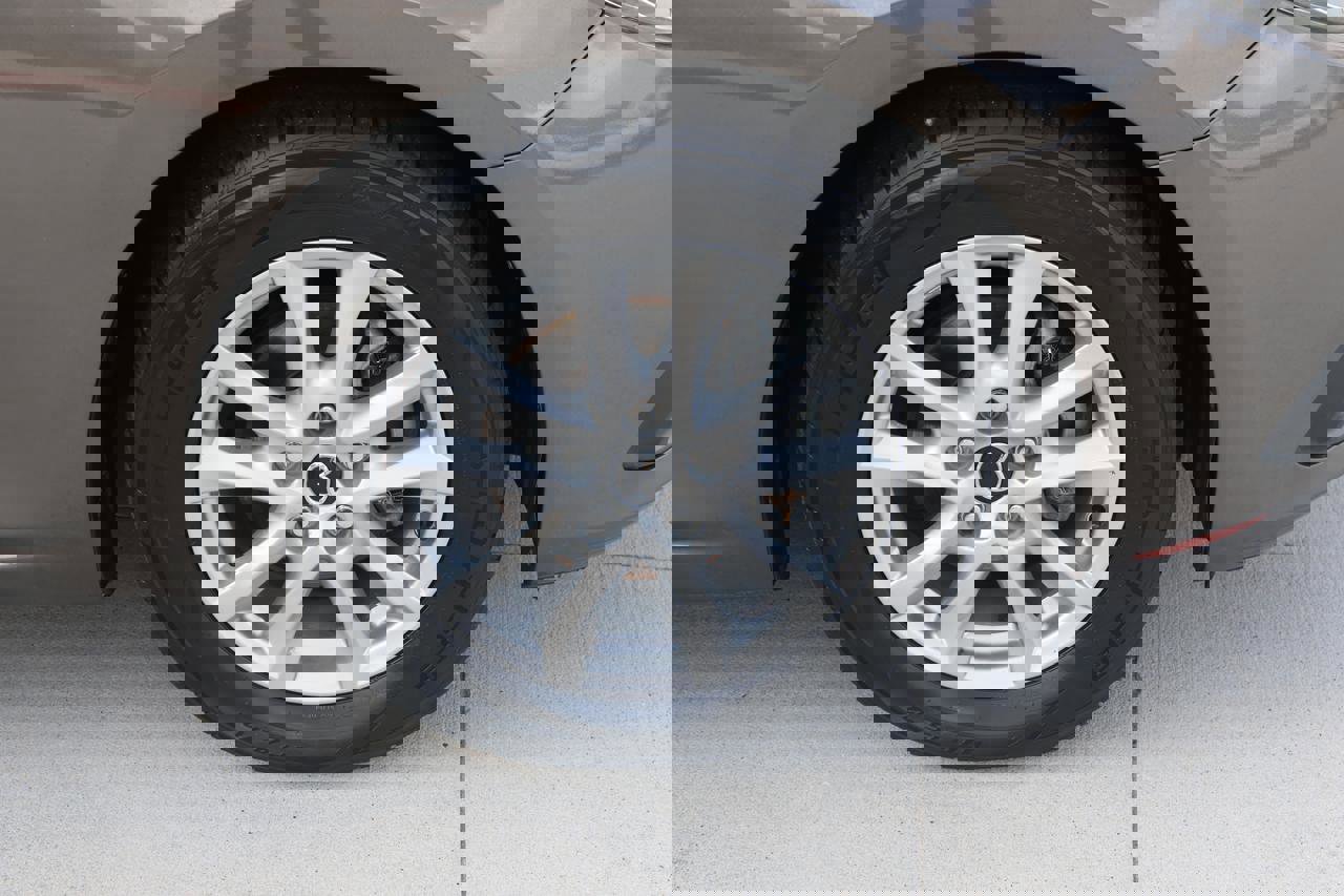 Used 2014 MAZDA MAZDA3 i Grand Touring image 8