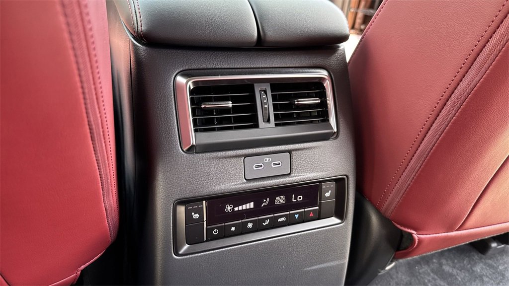 New 2025 MAZDA CX-70 Plug-In Hybrid w/ Premium Plus image 38
