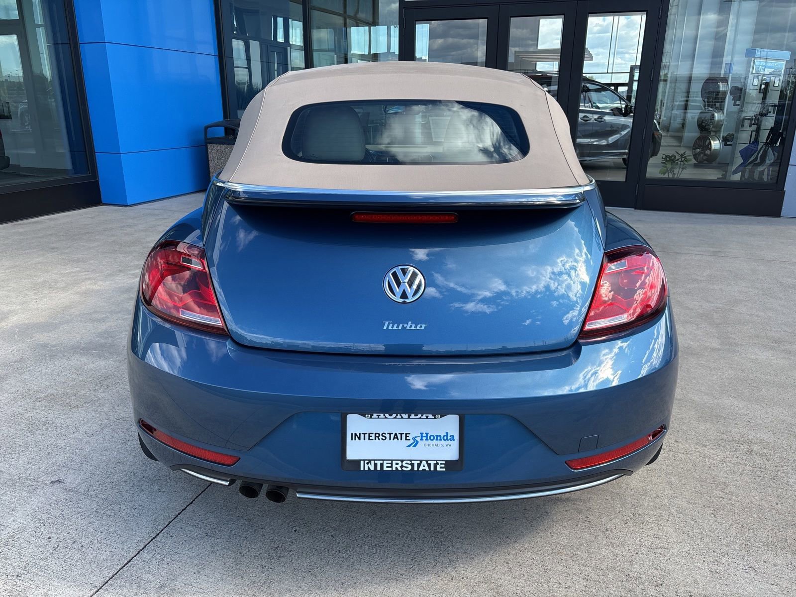 Used 2019 Volkswagen Beetle 2.0T SE FWD image 6