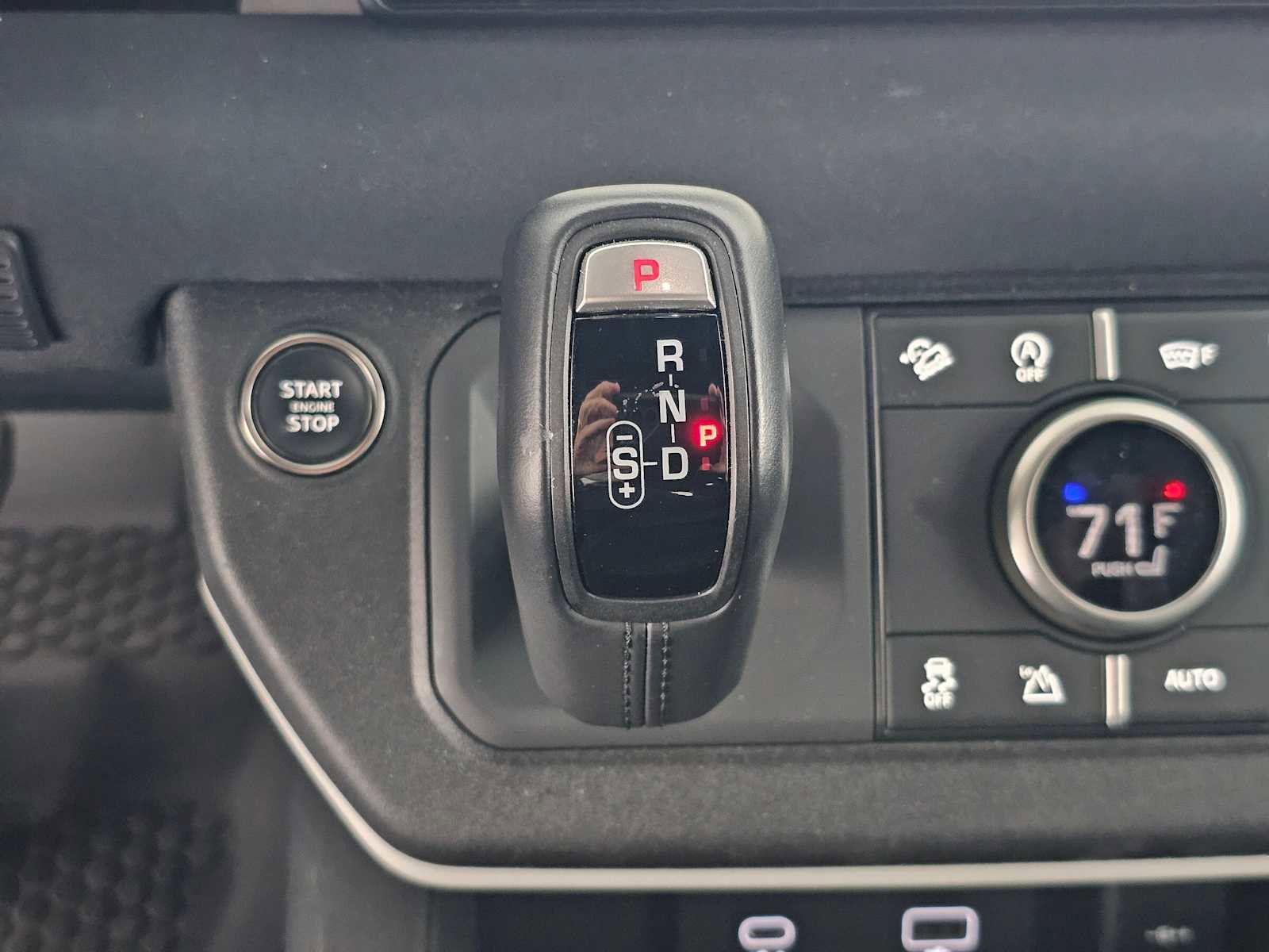 Used 2023 Land Rover Defender 110 S image 30