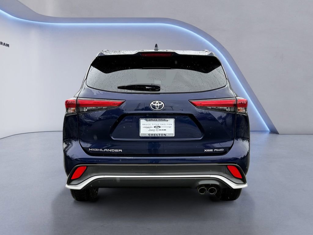 Used 2021 Toyota Highlander XSE image 4