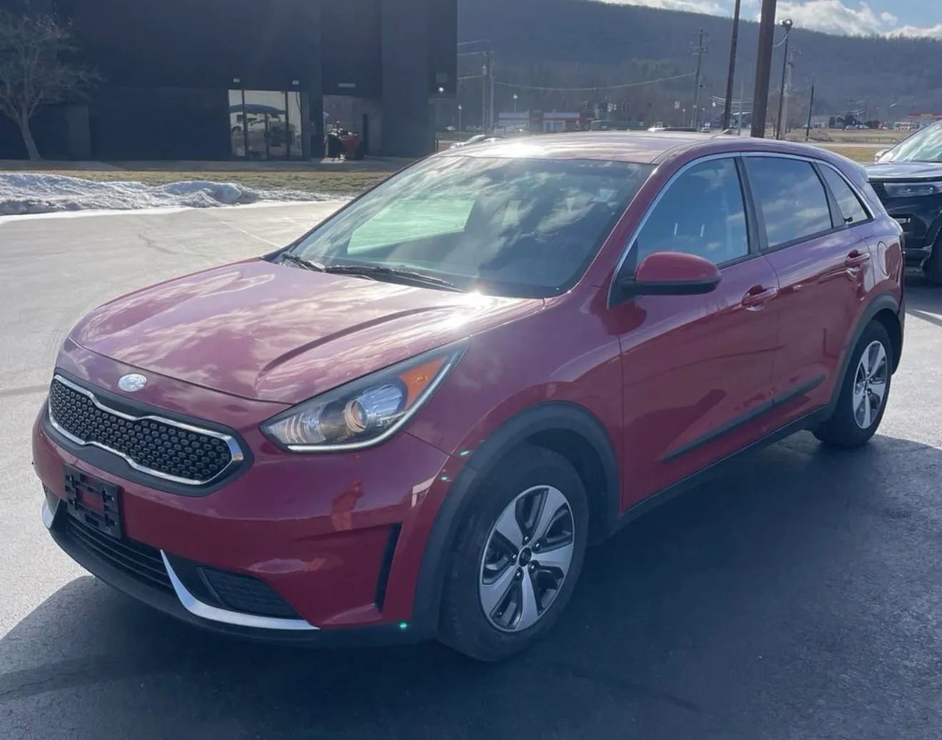 Used 2017 Kia Niro FE image 1
