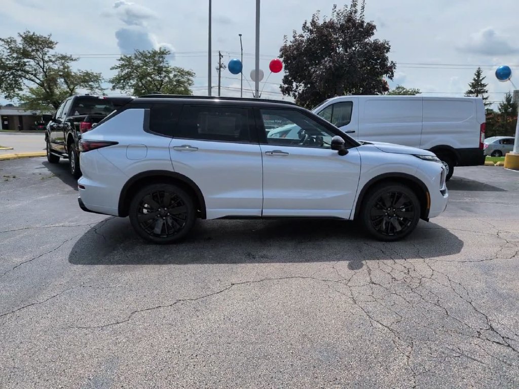 New 2026 Mitsubishi Outlander SEL Black Edition AWD/4WD image 3