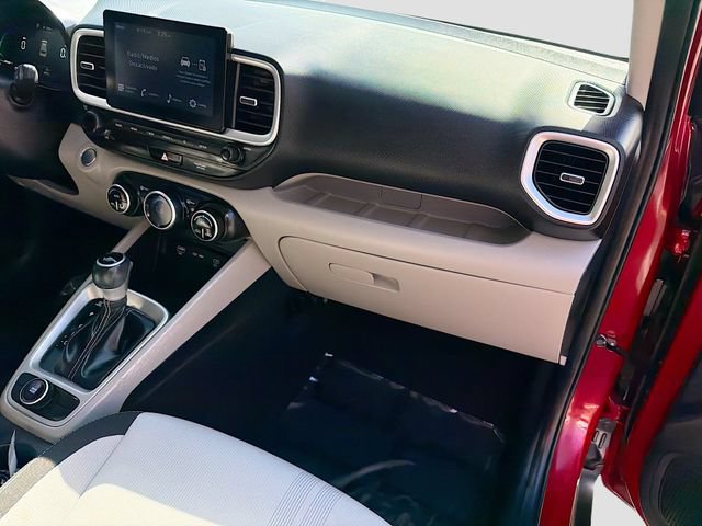 Certified 2024 Hyundai Venue SEL FWD image 27