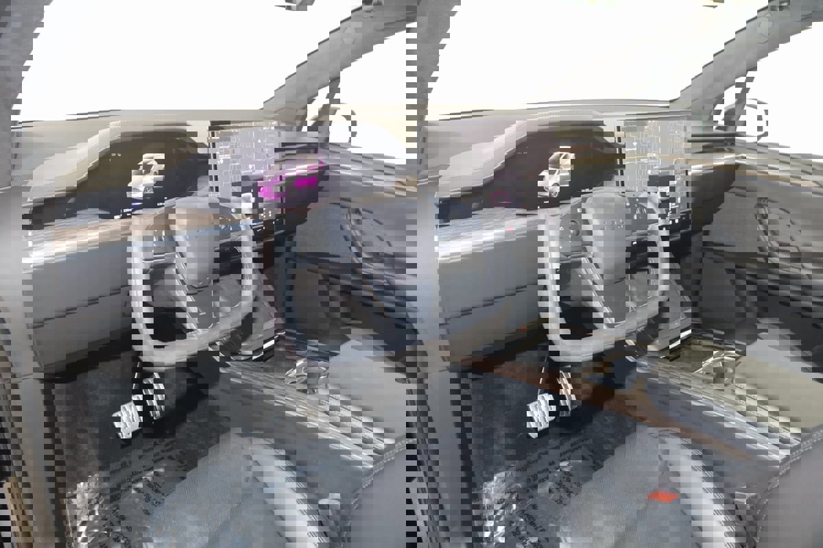 Used 2022 Tesla Model X image 31