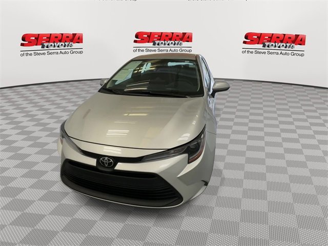 Used 2025 Toyota Corolla LE w/ Convenience Package image 4
