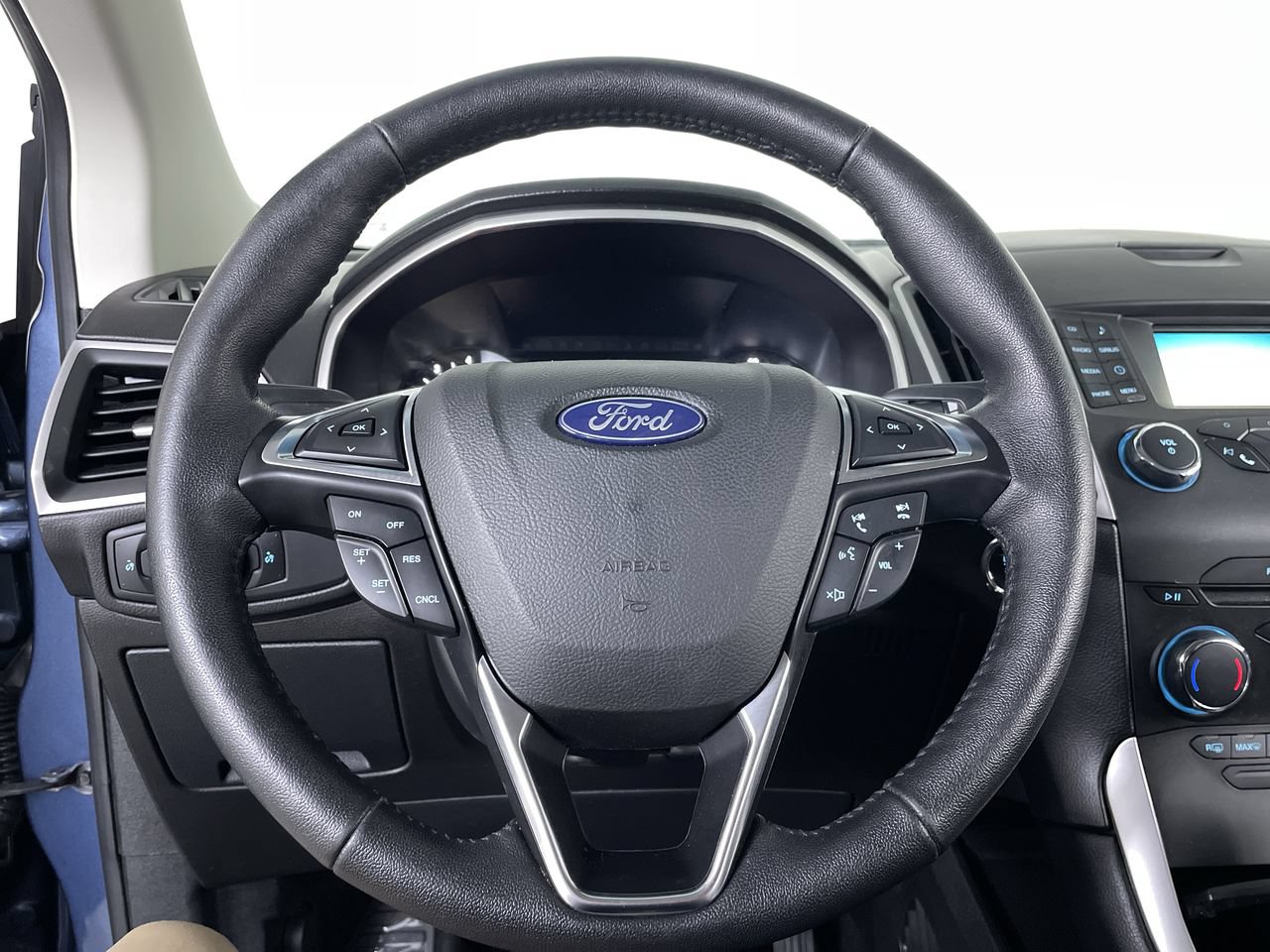 Used 2018 Ford Edge SEL w/ Class II Trailer Tow Package AWD/4WD image 14