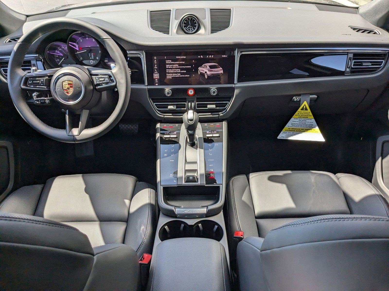 Certified 2025 Porsche Macan image 23