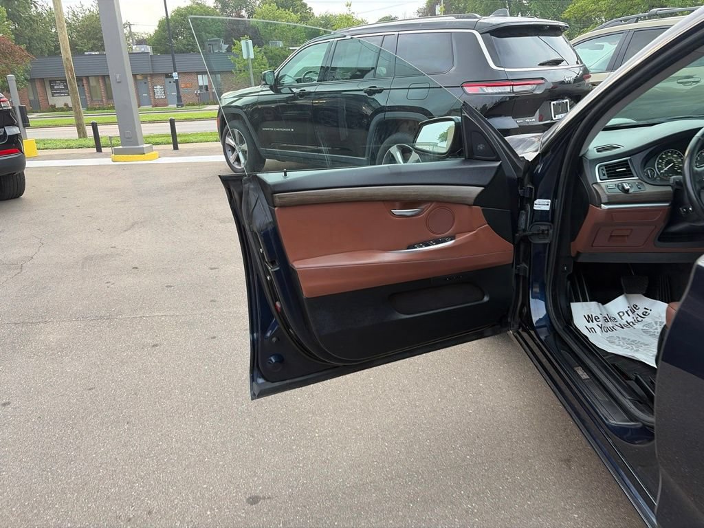 Used 2011 BMW 535i xDrive AWD/4WD image 10
