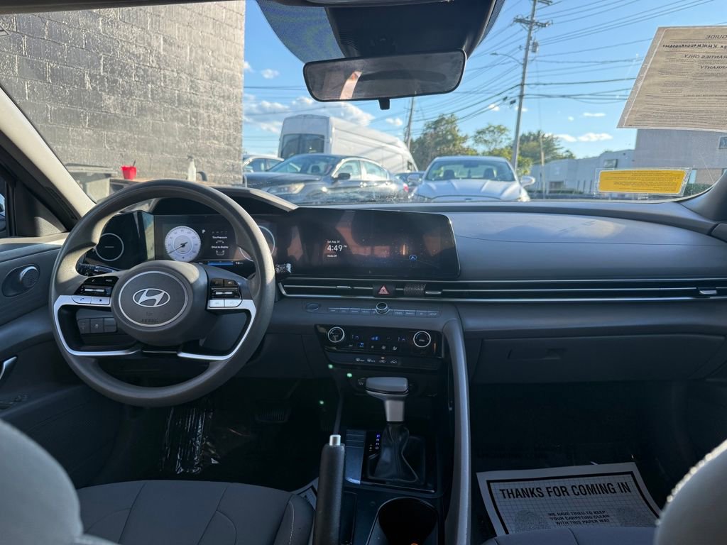 Used 2024 Hyundai Elantra SEL image 18
