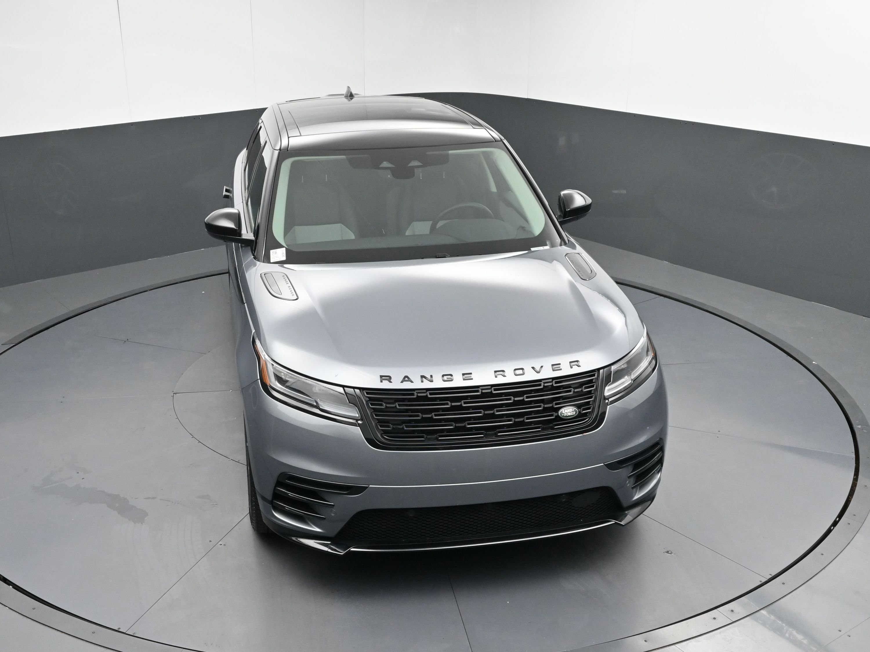 New 2025 Land Rover Range Rover Velar Dynamic SE image 38