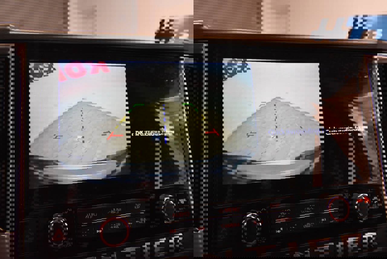 Used 2025 Nissan Frontier SV w/ SV Convenience Package image 22