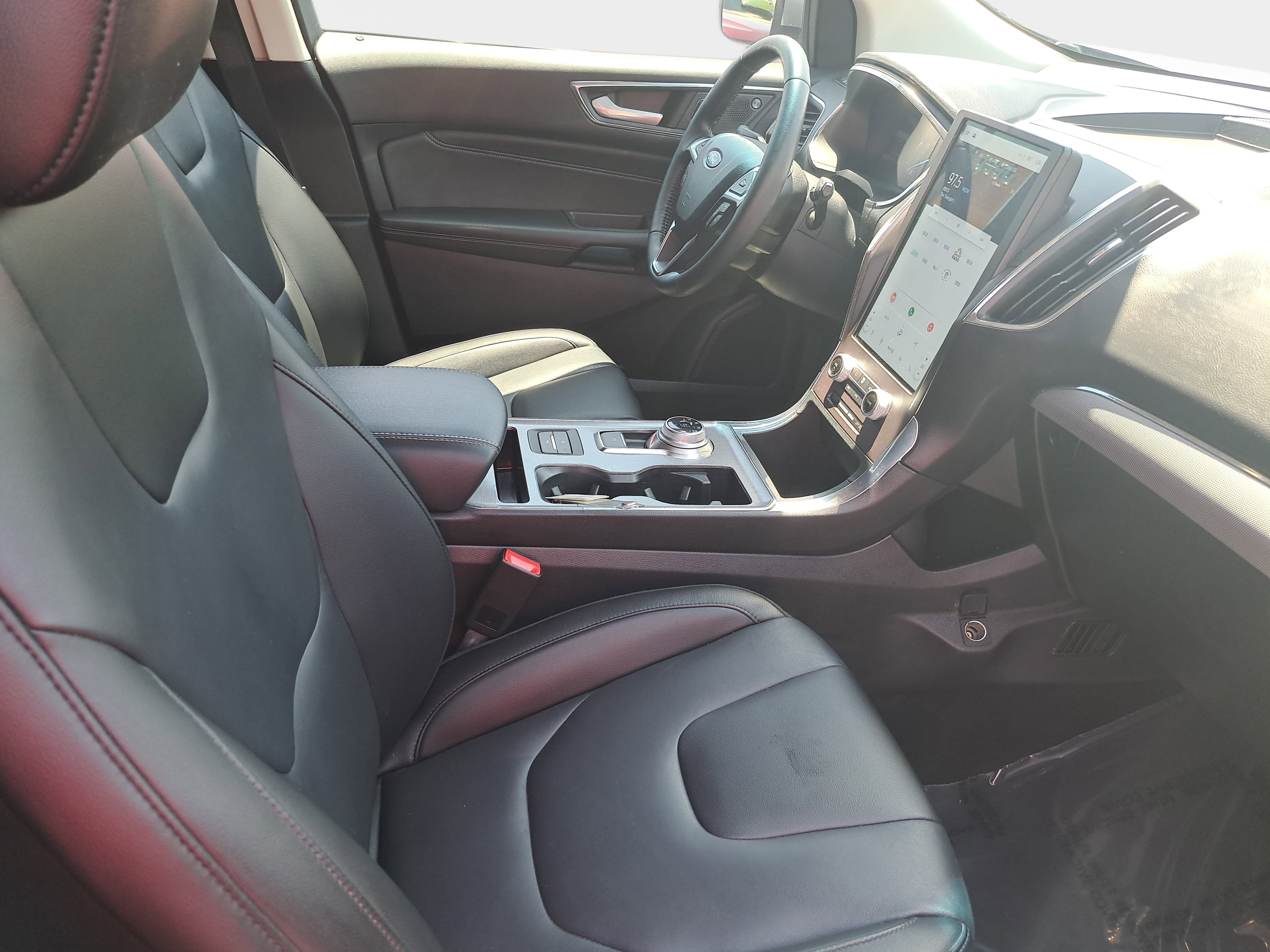Used 2021 Ford Edge Titanium AWD/4WD image 10