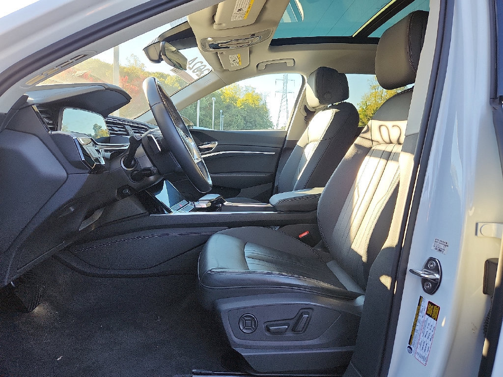 Certified 2024 Audi Q8 e-tron Premium AWD/4WD image 19