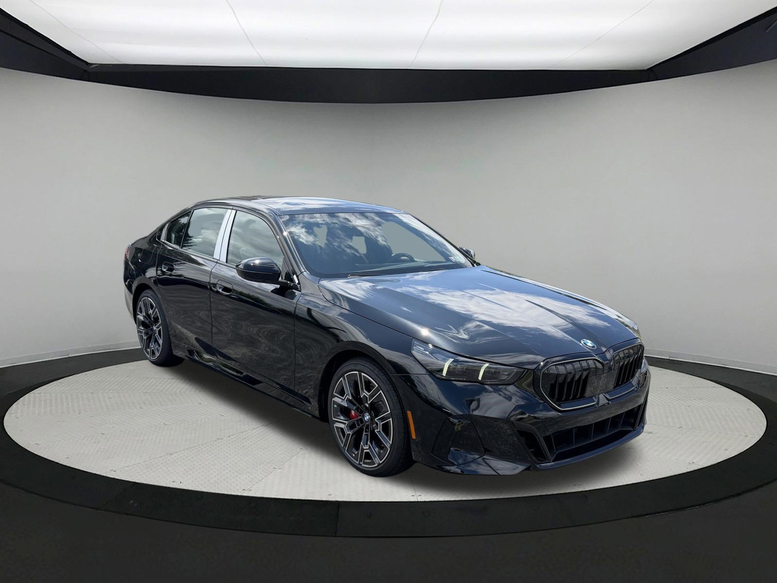 Used 2027 BMW 530i xDrive w/ M Sport Package AWD/4WD image 3