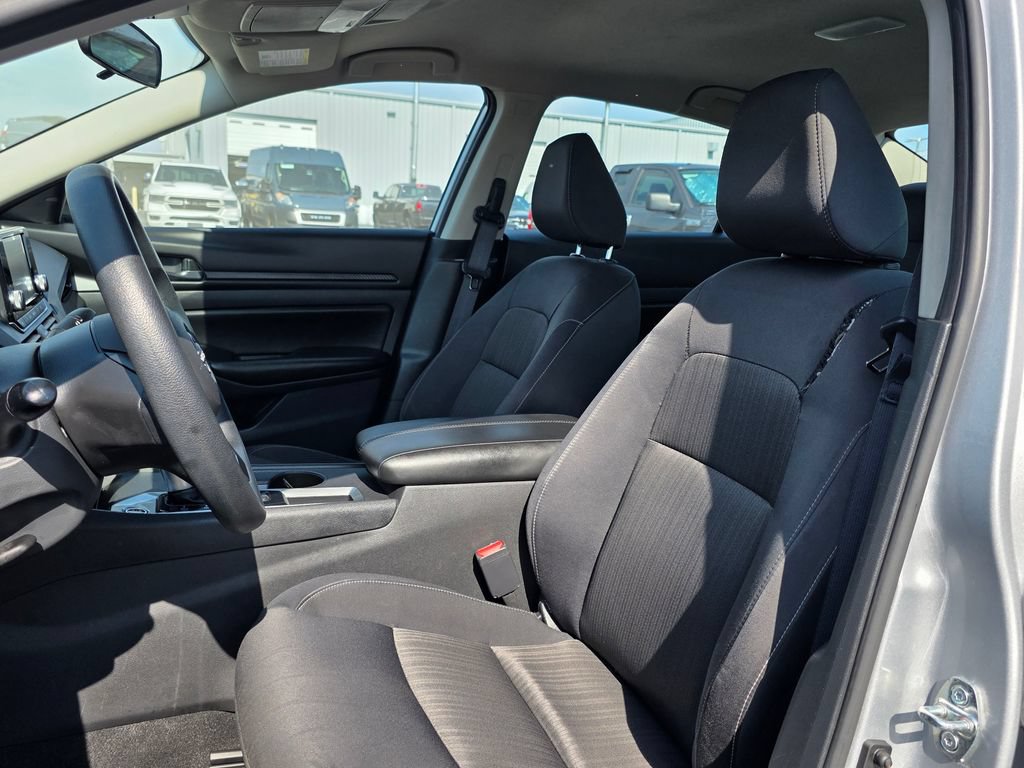 Used 2024 Nissan Altima 2.5 S FWD image 10