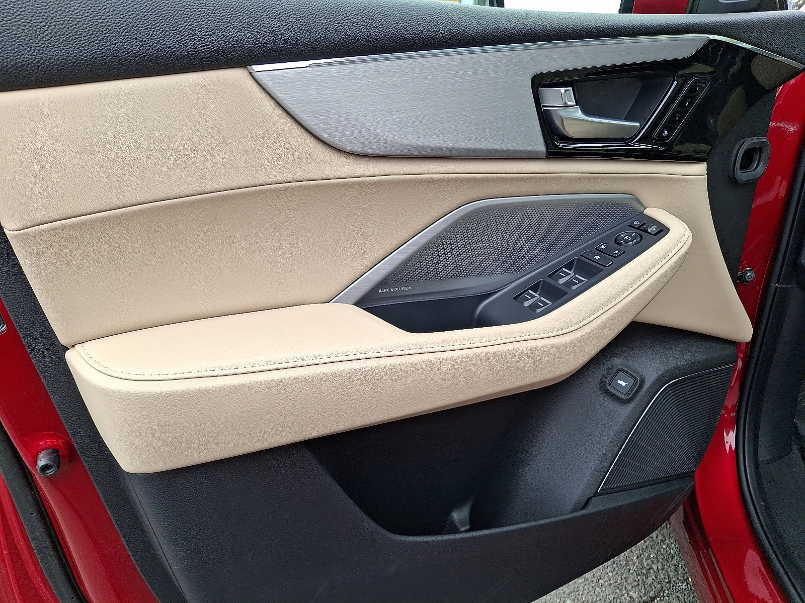 Certified 2025 Acura MDX SH-AWD w/ Technology Package image 12