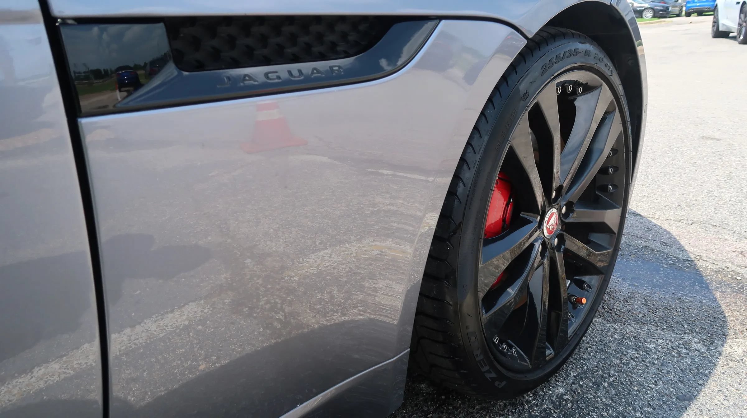 Used 2020 Jaguar F-TYPE R AWD/4WD image 48