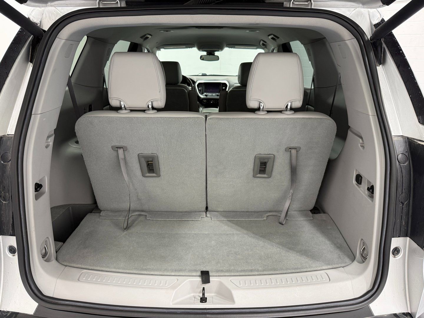 Used 2020 GMC Acadia SLT w/ LPO, Cargo Package image 46