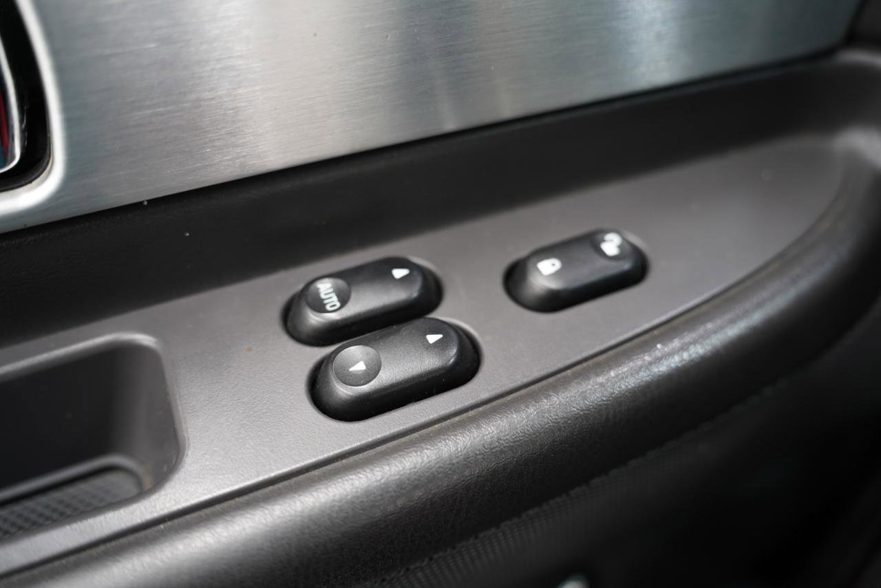 Used 2002 Ford Thunderbird image 23