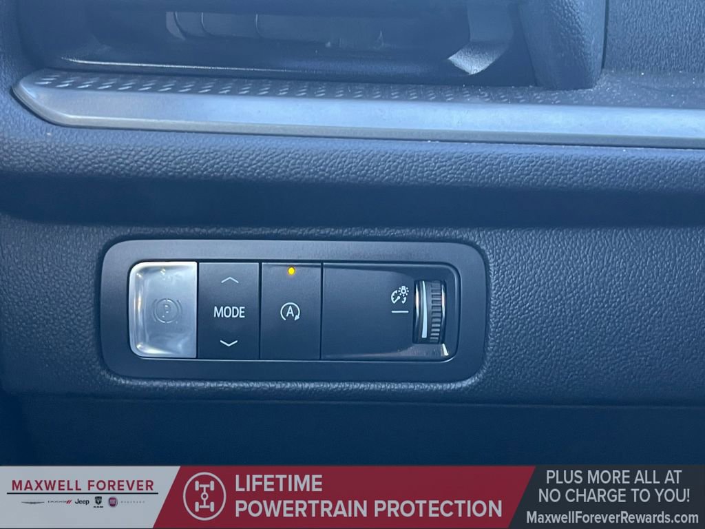 Used 2024 Chevrolet Traverse LT image 12