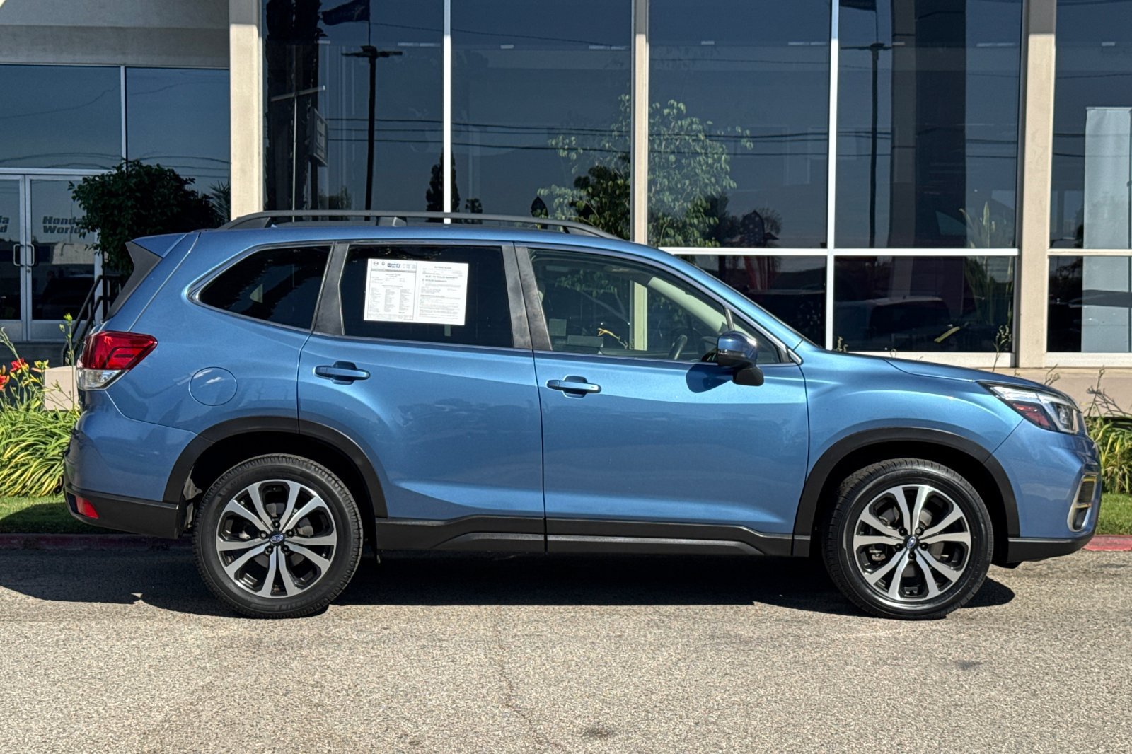 Used 2020 Subaru Forester Limited w/ Popular Package #3 AWD/4WD image 3
