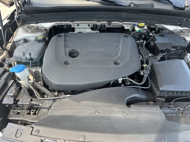 Certified 2023 Volvo XC40 B5 Plus w/ Climate Package AWD/4WD image 32