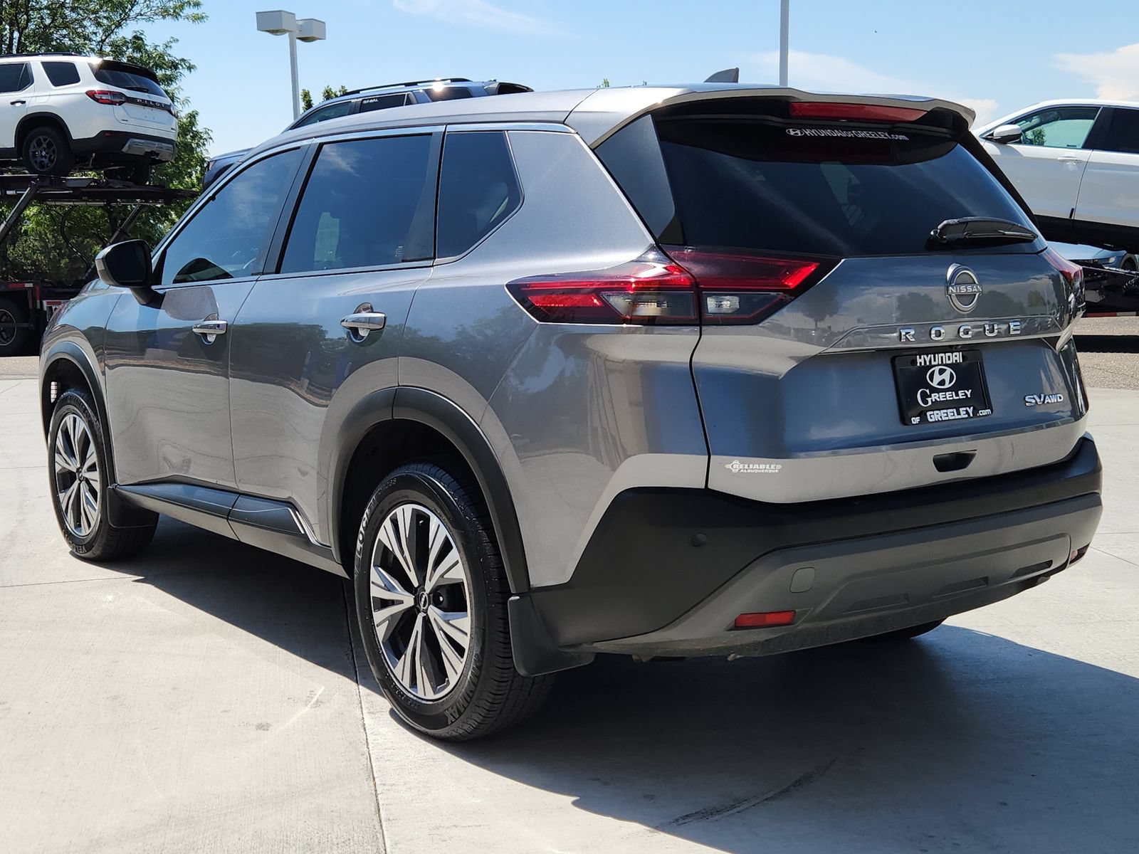 Used 2023 Nissan Rogue SV AWD/4WD image 3