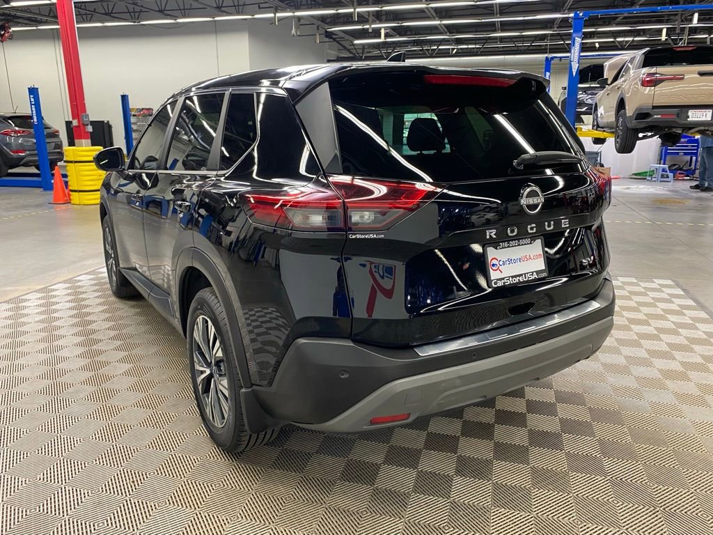 Used 2023 Nissan Rogue SV image 7