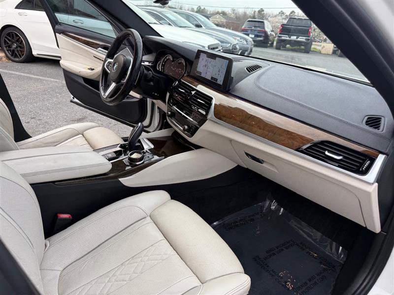 Used 2018 BMW M550i xDrive M550i AWD w/EXECUTIVE & DRIVE image 13